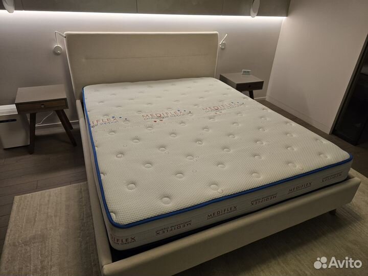 Кровать двухспальная 160х200 с матрасом Mediflex