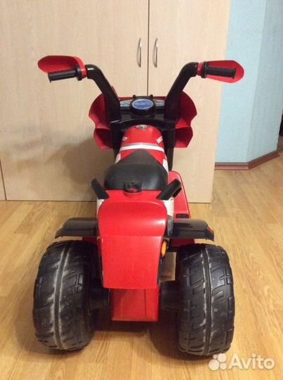 Детский электромотоцикл Peg-Perego Desmosedici