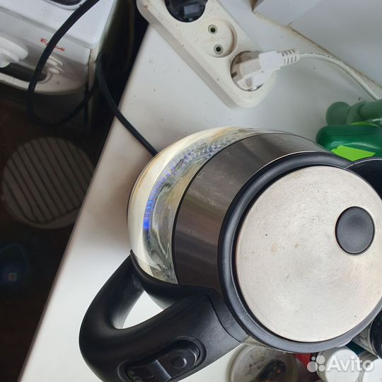 Чайник электрический б/у, Scarlett, не отключается