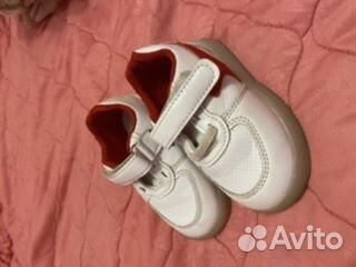 Кроссовки для девочки