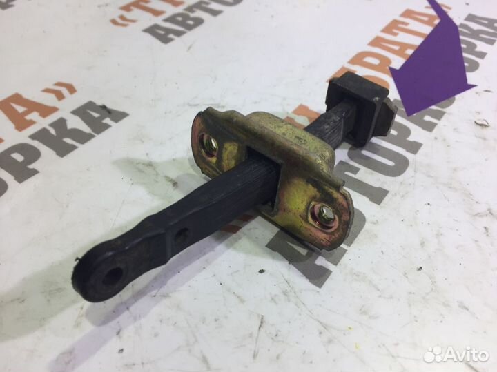 Ограничитель открытия передней двери Прав