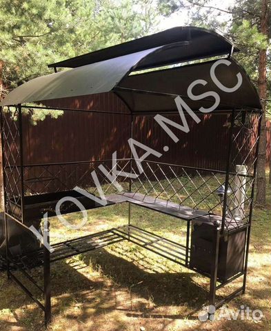 Мангал с крышей