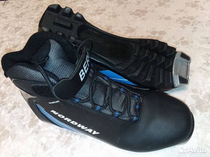 Лыжные ботинки в ассортименте