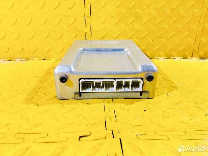 Блок упр-я ABS Toyota Camry CV20 SV20 левый руль