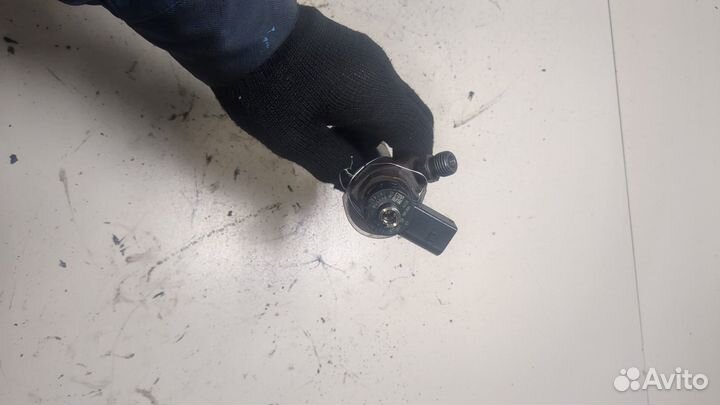 Форсунка топливная Skoda Yeti, 2010