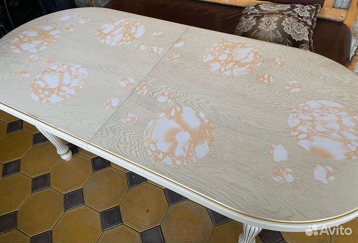 Кухонный стол б/у