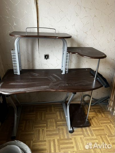 Компьютерный стол