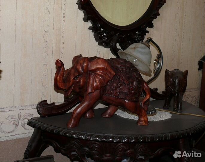 Деревянная скульптура Слон