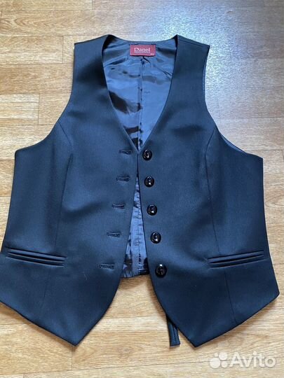 Жилетка костюмная 42