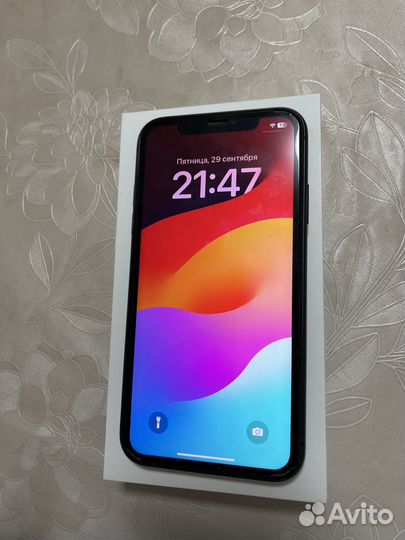 Телефон iPhone 11