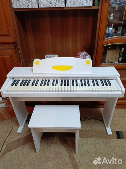 Синтезатор Artesia FUN-1 (в ремонт)