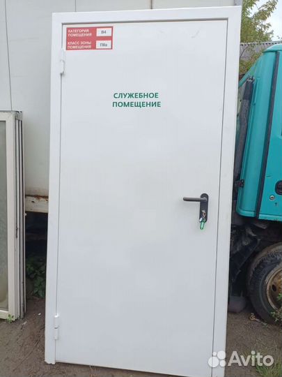 Дверь железная 2 шт