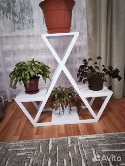 Подставка для цветов напольная металлическая