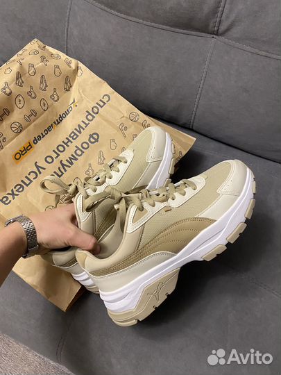 Кроссовки новые puma cassia 39