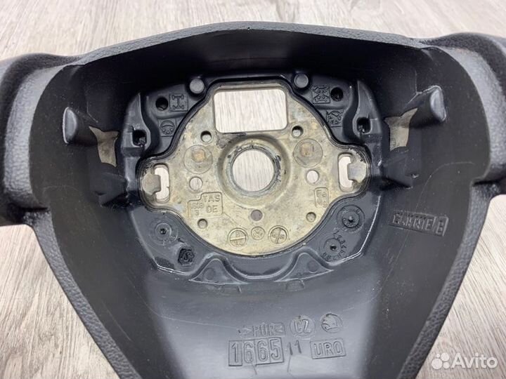 Рулевое колесо Skoda Octavia A5 BWA 2.0 tfsi 2006