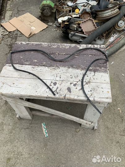 Резинка заднего ветрового стекла Toyota Avensis 25