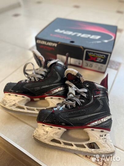 Коньки хоккейные