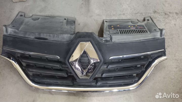 Решетка радиатора Logan stepway/ Sandero stepway