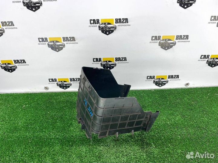 Кожух аккумулятора Audi Q3