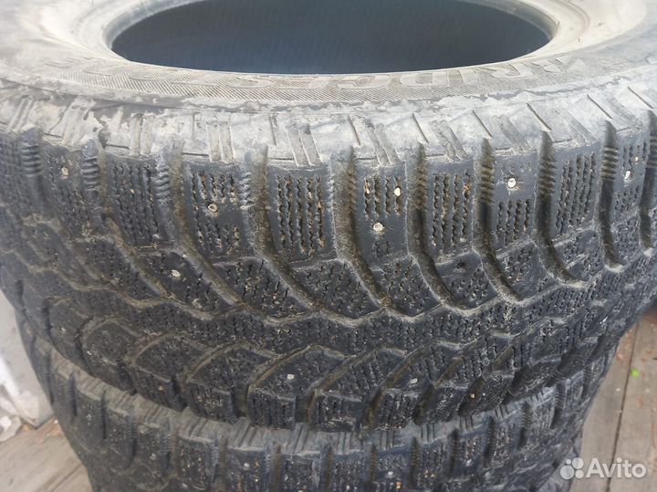 Bridgestone Blizzak Spike-01 205/65 R15