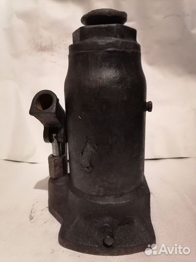 Домкрат для грузовых автомобилей