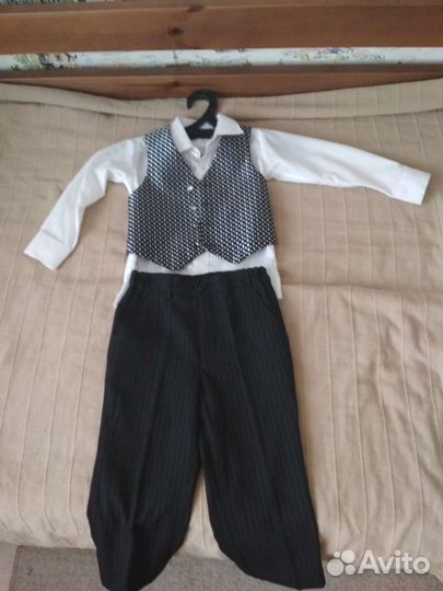Праздничнй брючный костюм 104 р