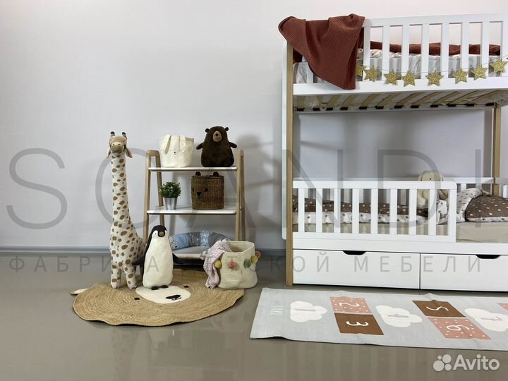 Двухярусная детская кровать