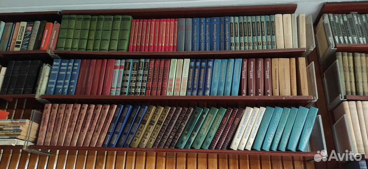 Книжные полки бу навесные