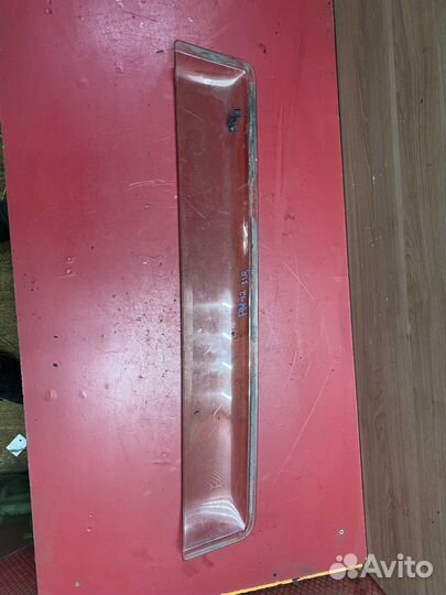 Ветровик задний правый Nissan Liberty (M12)