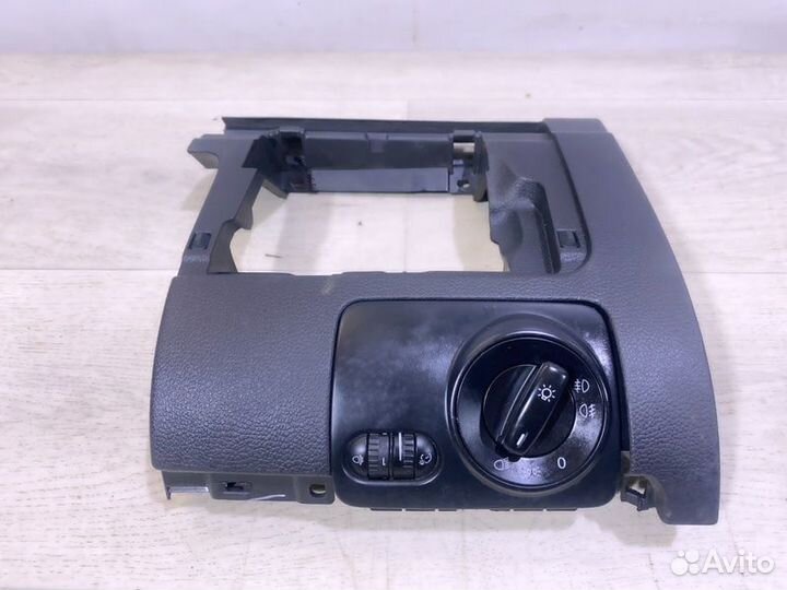 Блок управления светом Volkswagen Jetta седан BSE