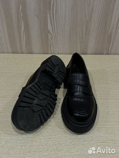 Лоферы женские