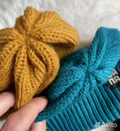 Шапки демисезонные, носки, варежки, зимние шапки