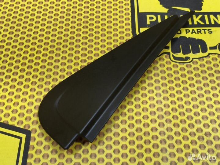 Уголок двери задний правый Renault Duster HS H4M