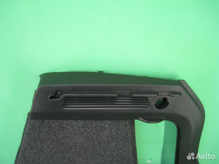 Обшивка багажника правая volkswagen Tiguan (5N1)