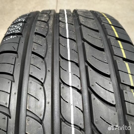 Compasal Smacher 235/60 R18 107V