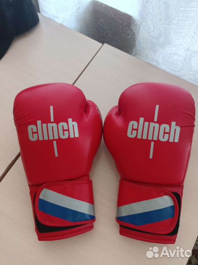 Боксерские перчатки 10 oz clinch