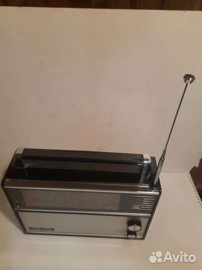 Радиоприемник. .VEF 201