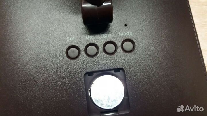 Uniel (Зеркало-часы)