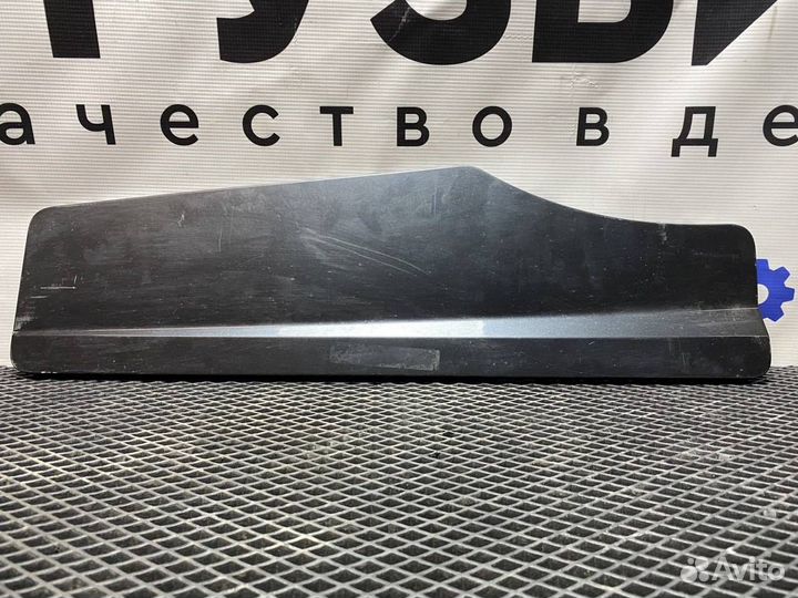 Крышка инструментального ящика левая Volvo FH4