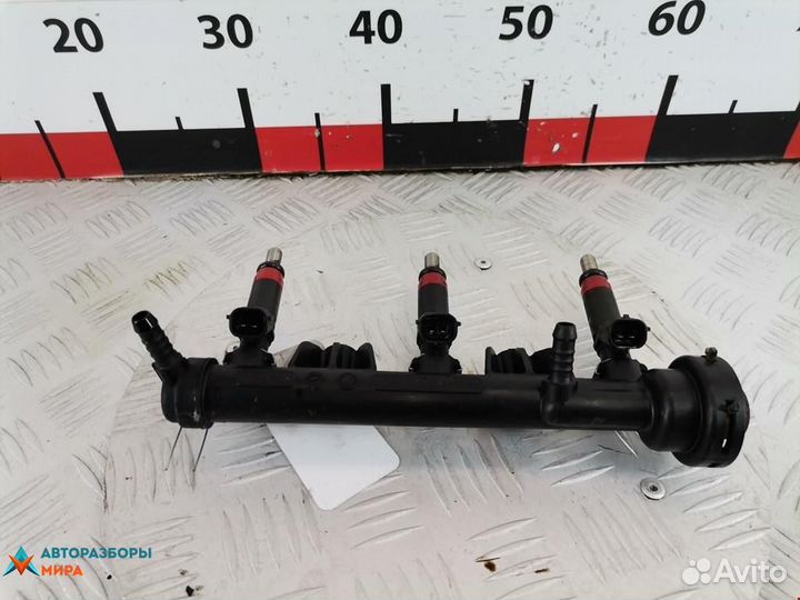 Форсунка Volkswagen Polo 3 рест. 2002 03D906031C