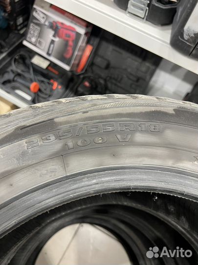 Kumho Road Venture APT KL51 235/55 R18 100V