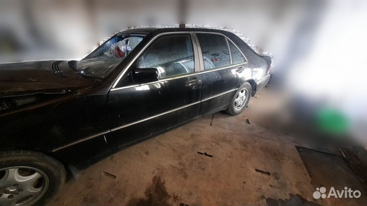 Домкрат Mercedes-Benz S300 W140 M104 104.990 (3.2)