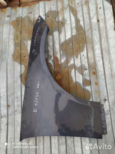 Крыло переднее правое Мерседес Е класс