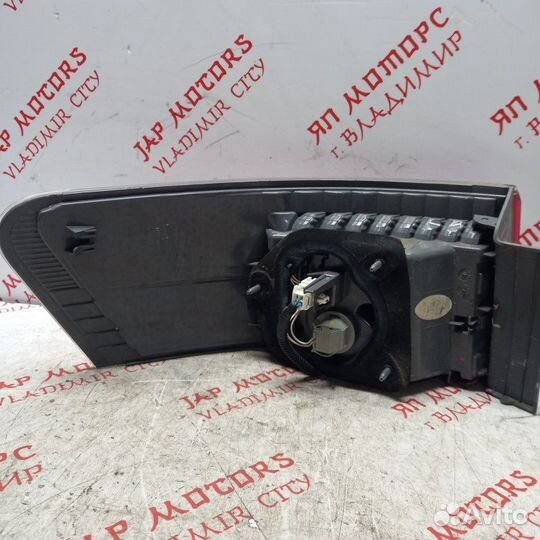 Фонарь задний задний правый Toyota Avensis T270