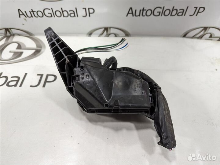 Блок предохранителей Toyota Ch-R ZYX10 2zrfxe 2017