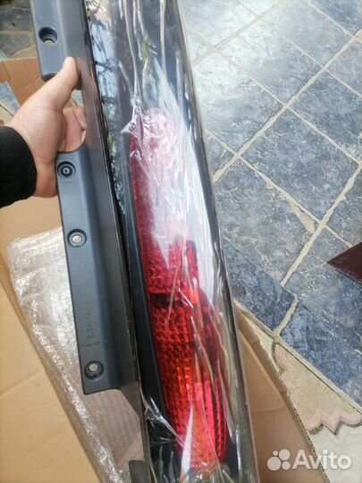 Фонарь задний правый опель виваро. рено трафик