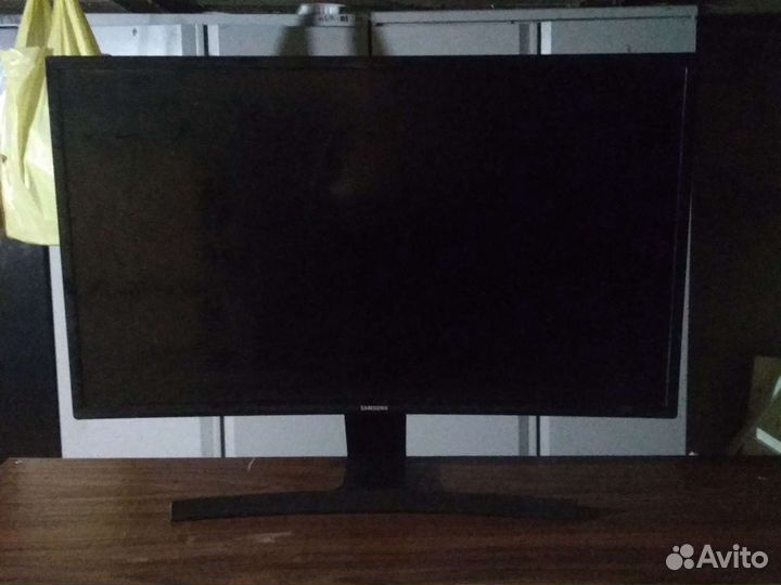 Монитор Samsung LS27E500CS/CI Расколота матрица