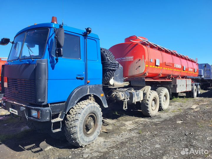 МАЗ 6425X9-450-051 с полуприцепом, 2017