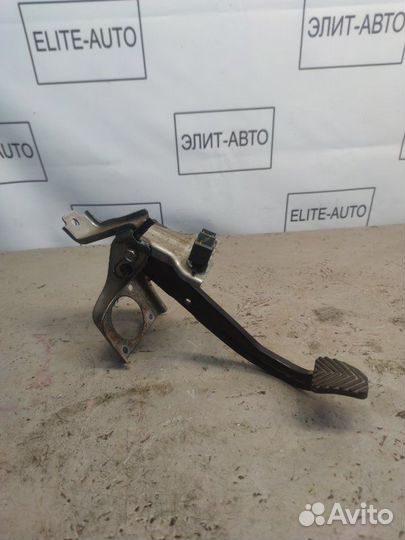 Педаль тормоза Kia Rio 3 1.4 2016