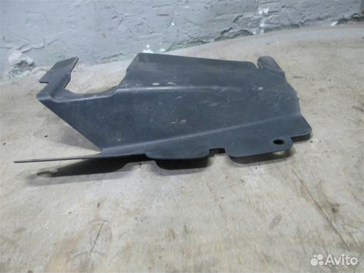 Воздуховод радиатора верхний от Ford Focus II 200